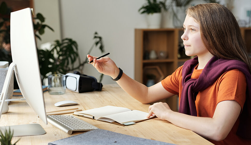 Read more about the article Why You Should Read Every Day